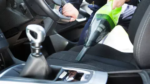 स्मूद ड्राइविंग के लिए यूज करें 5 स्मार्ट गैजेट, बार-बार फोन उठाने से मिलेगी मुक्ति