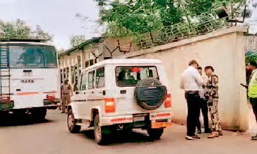 30 बांग्लादेशियों