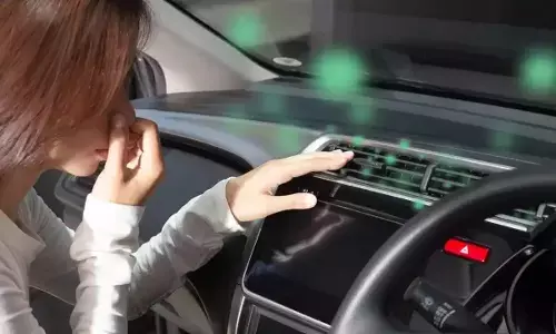 बारिश में गाड़ी को सीलन और बदबू से कैसे बचाएं, जानें 6 सरल और असरदार उपाय?