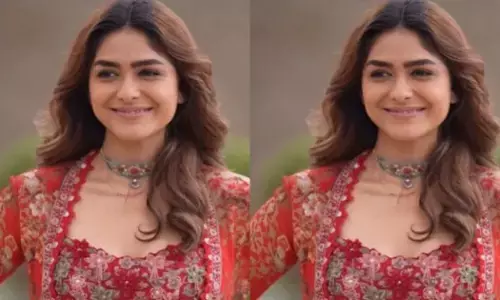 एक्ट्रेस मृणाल ठाकुर का को-ऑर्ड सेट लुक