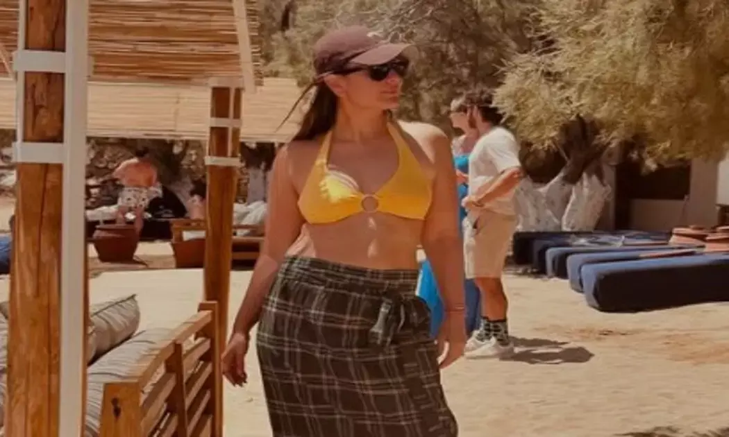 एक्ट्रेस करीना कपूर ग्रीस में मना रहीं छुट्टियां