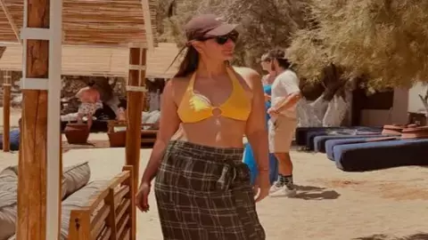 एक्ट्रेस करीना कपूर ग्रीस में मना रहीं छुट्टियां