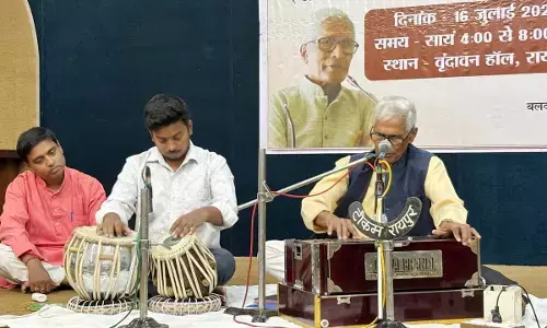 Dr. Chittaranjan Kar singing songs and ghazals Dr. Chittaranjan Kar singing songs and ghazals
