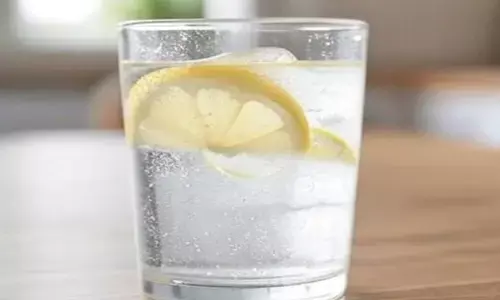 खाली पेट नींबू पानी पीने से बचें