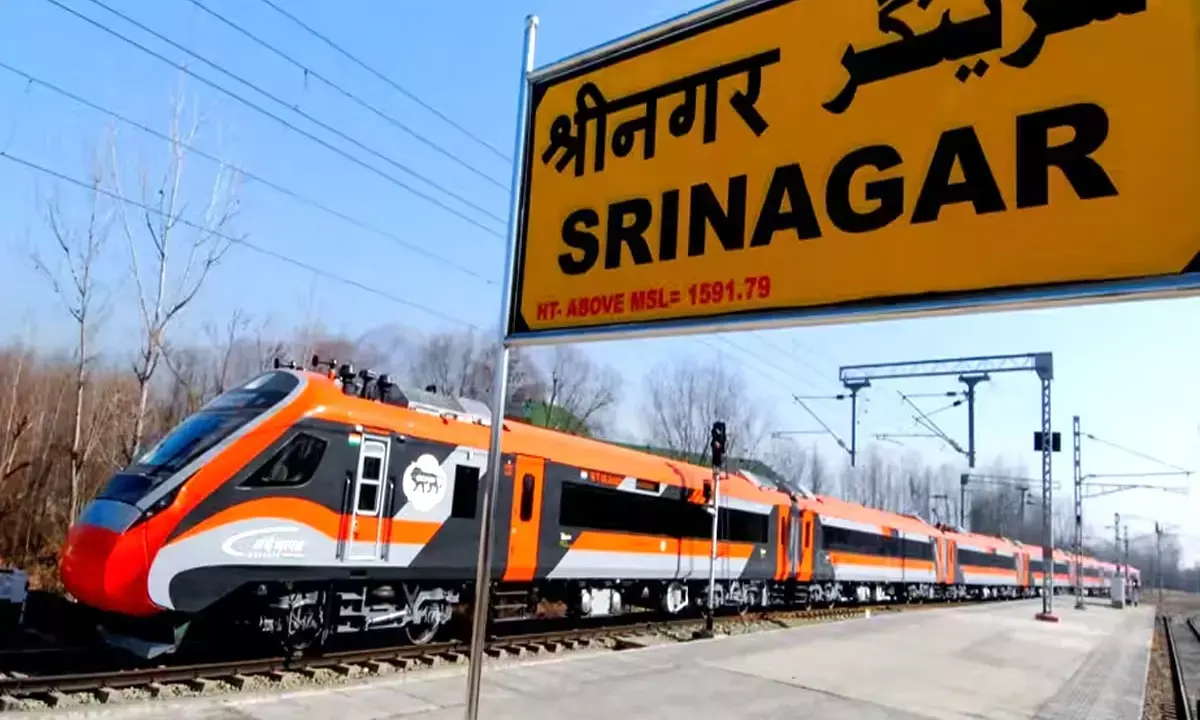 How to reach Srinagar from Delhi via train