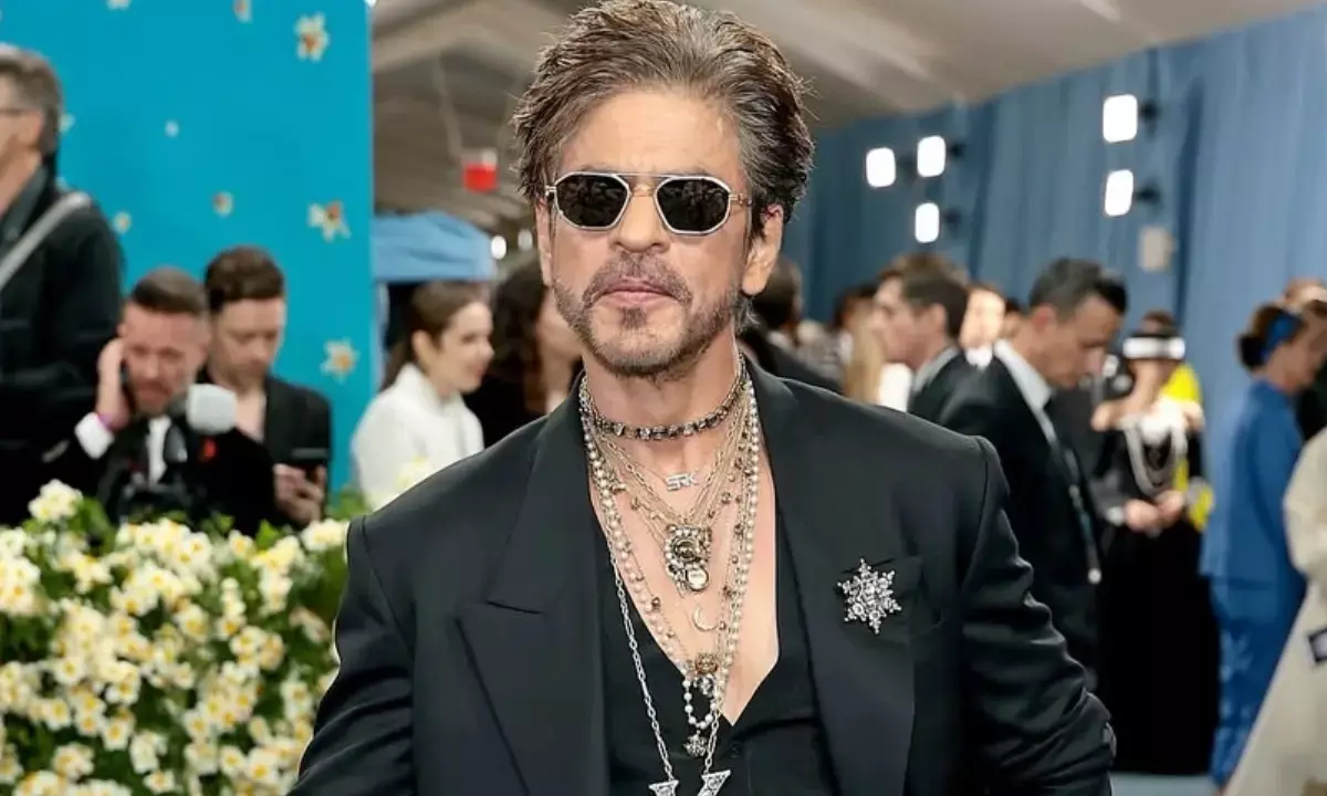 शाहरुख खान किंग की शूटिंग के दौरान एक्शन सीन कर रहे थे जिस दौरान वह घायल हो गए।