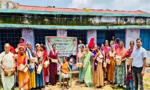 सीएम विष्णु देव साय सरकार की चरण पादुका योजना के तहत 10 हजार चरण पादुका का वितरण किया गया