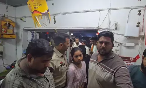 बिलासपुर में बिलखती मिलीं दो बच्चियां : पुलिसकर्मी पर घरेलू काम के बहाने लाकर मारपीट का आरोप