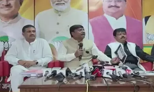 वन मंत्री केदार कश्यप ने भाजपा जिला कार्यालय एकात्म परिसर में प्रेसवार्ता की