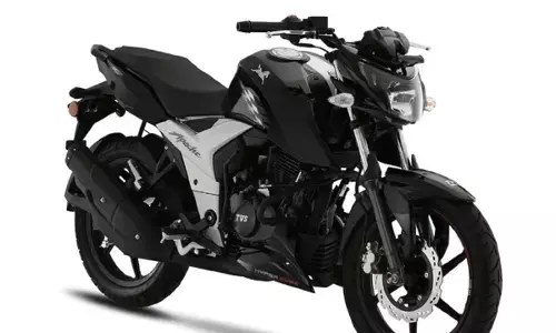 TVS Apache RTR 160 ने मचाया तहलका, प्रीमियम सेगमेंट की 4 बाइक्स की रफ्तार पड़ी धीमी