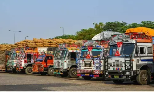 सरगुजा संभागीय ट्रक मालिक संघ ने कांग्रेस के आर्थिक नाकेबंदी को समर्थन देने से किया इंकार सरगुजा संभागीय ट्रक मालिक संघ ने कांग्रेस के आर्थिक नाकेबंदी को समर्थन देने से किया इंकार