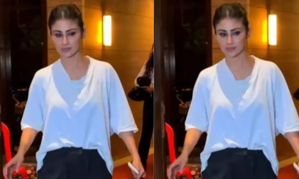 एक्ट्रेस मौनी रॉय का मॉनसून लुक