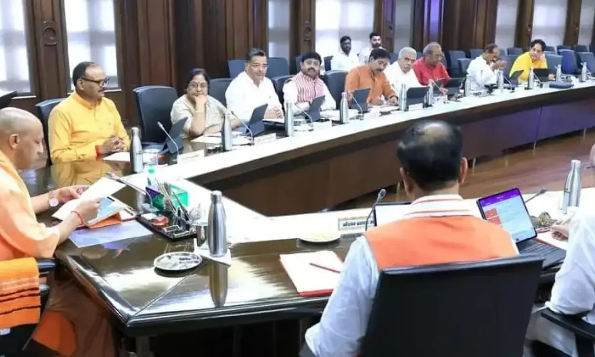 यूपी सरकार का बड़ा फैसला: महिलाओं को प्रॉपर्टी खरीदने पर मिलेगी छूट, युवाओं को टैबलेट यूपी सरकार का बड़ा फैसला: महिलाओं को प्रॉपर्टी खरीदने पर मिलेगी छूट, युवाओं को टैबलेट