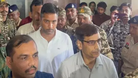 चैतन्य बघेल कोर्ट ने 4 दिन की न्यायिक रिमांड पर भेजा जेल चैतन्य बघेल कोर्ट ने 4 दिन की न्यायिक रिमांड पर भेजा जेल