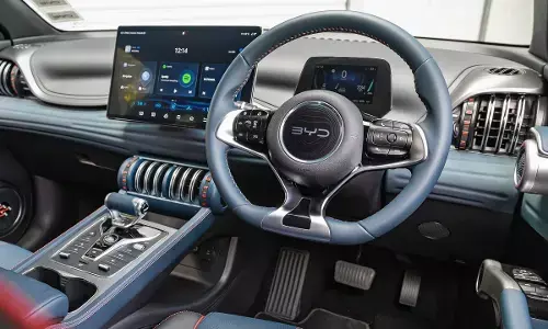 दुनिया में दिखा BYD का दम, अब तक बेच डाली 1.3 करोड़ इलेक्ट्रिक कार; भारत में हिट हुआ ये मॉडल