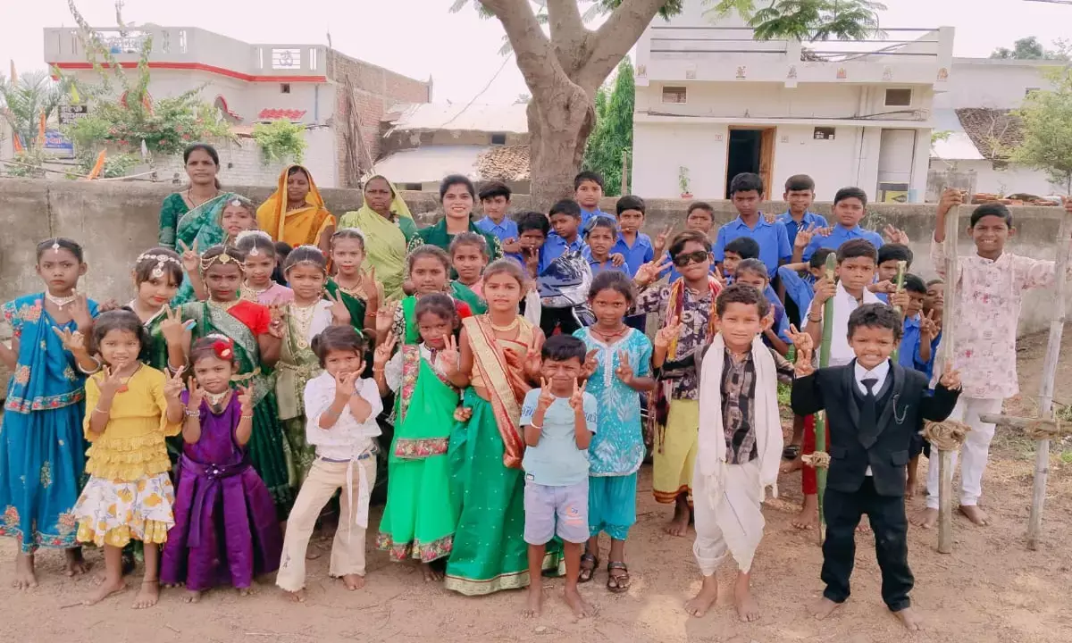 अकोला स्कूल में मना हरेली त्योहार अकोला स्कूल में मना हरेली त्योहार