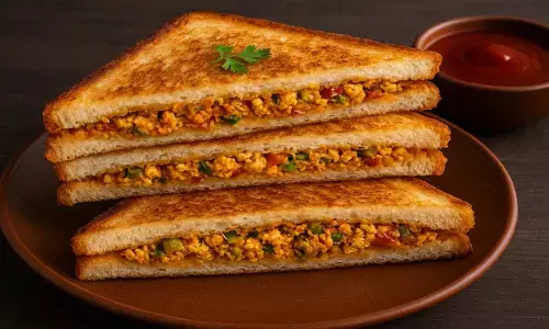 Paneer Bhurji Sandwich Recipe in hindi