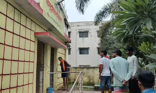 सफाईकर्मी की लाश मिली : सार्वजनिक शौचालय में लटका था शव, आत्महत्या या कारण कुछ और, जांच में जुटी पुलिस