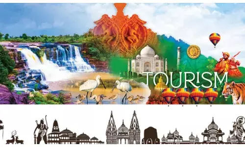 धार्मिक, सांस्कृतिक और ऐतिहासिक स्थलों की बदौलत उत्तर प्रदेश घरेलू और अंतरराष्ट्रीय पर्यटकों का प्रमुख केंद्र बना।