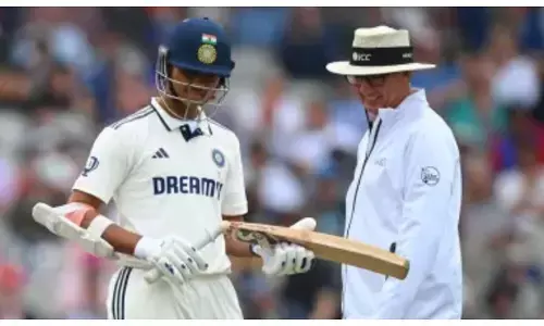 क्या ड्यूक्स बॉल हो गई हार्ड? क्रिस वोक्स की गेंद पर टूटा यशस्वी का बल्ला