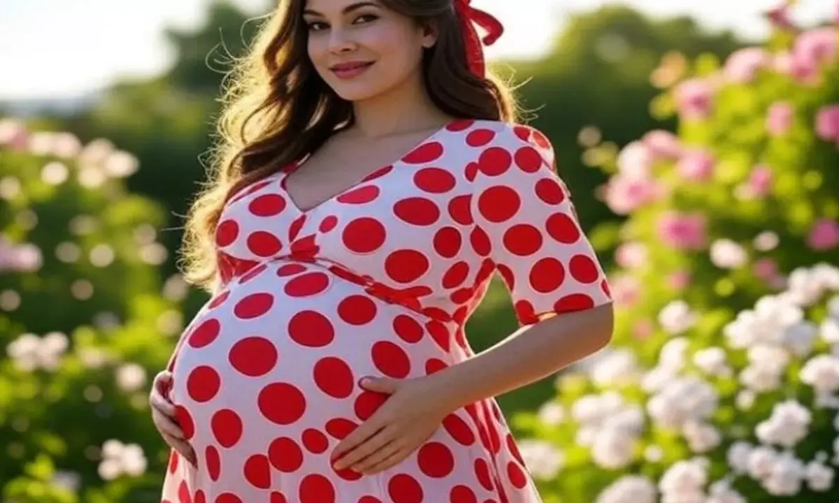 मां बनने वाली हैं तो पोलका ड्रेस जरूर पहनें