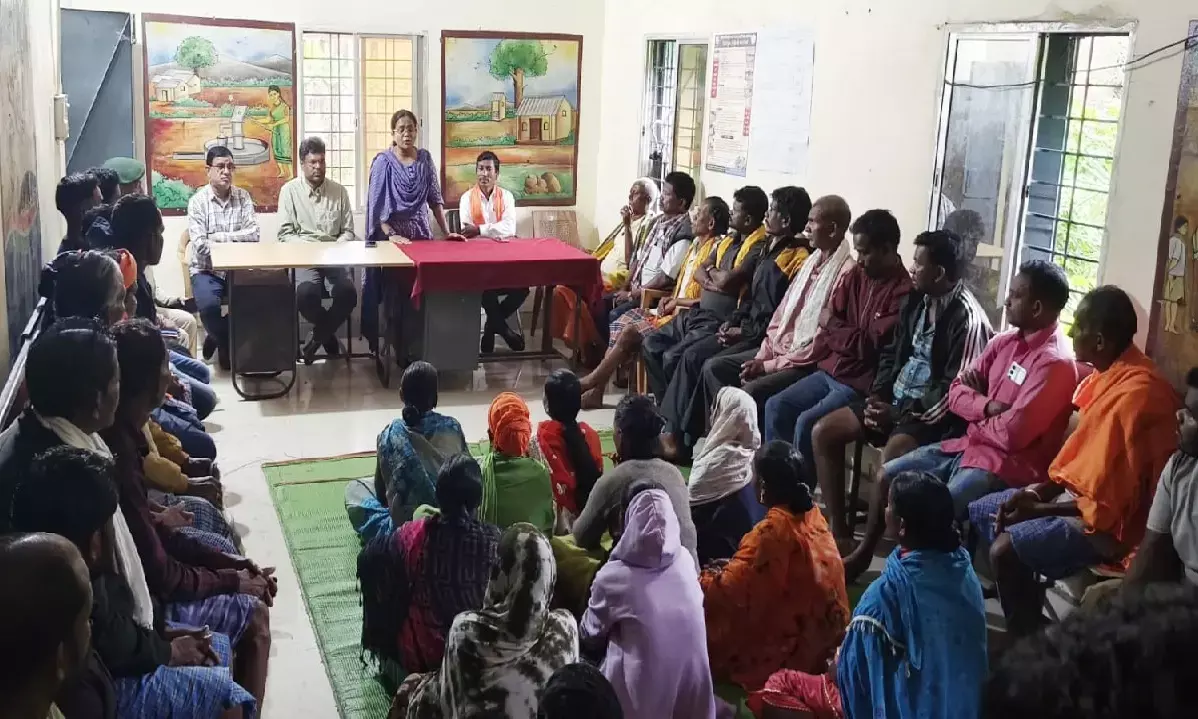 हरियाली महोत्सव पर तीरथगढ़ में ग्रामीण सहभागिता से बैठक हुई हरियाली महोत्सव पर तीरथगढ़ में ग्रामीण सहभागिता से बैठक हुई