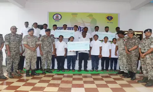 बीजापुर में नक्सलियों के SZCM जगदीश इरपा समेत कुल 23 नक्सलियों ने बीजापुर में समर्पण किया