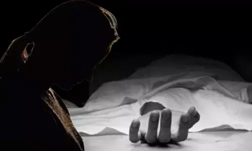 Minor Girl Commit Suicide Delhi