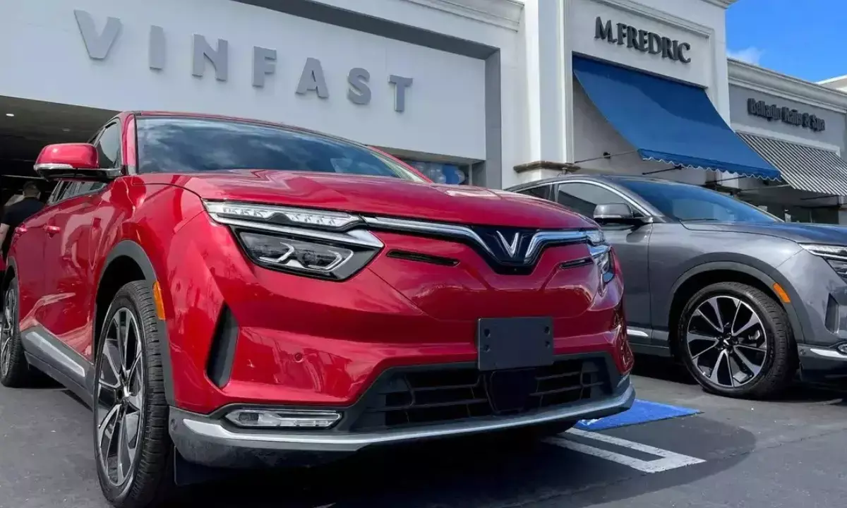 भारत में बनाएगी अपना ग्लोबल मैन्युफैक्चरिंग हब, जानें कौनसी ईवी का होगा प्रोडक्शन भारत में बनाएगी अपना ग्लोबल मैन्युफैक्चरिंग हब, जानें कौनसी ईवी का होगा प्रोडक्शन