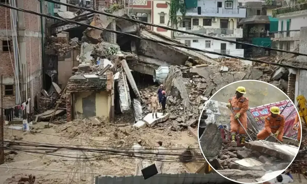 factory roof collapsed delhi