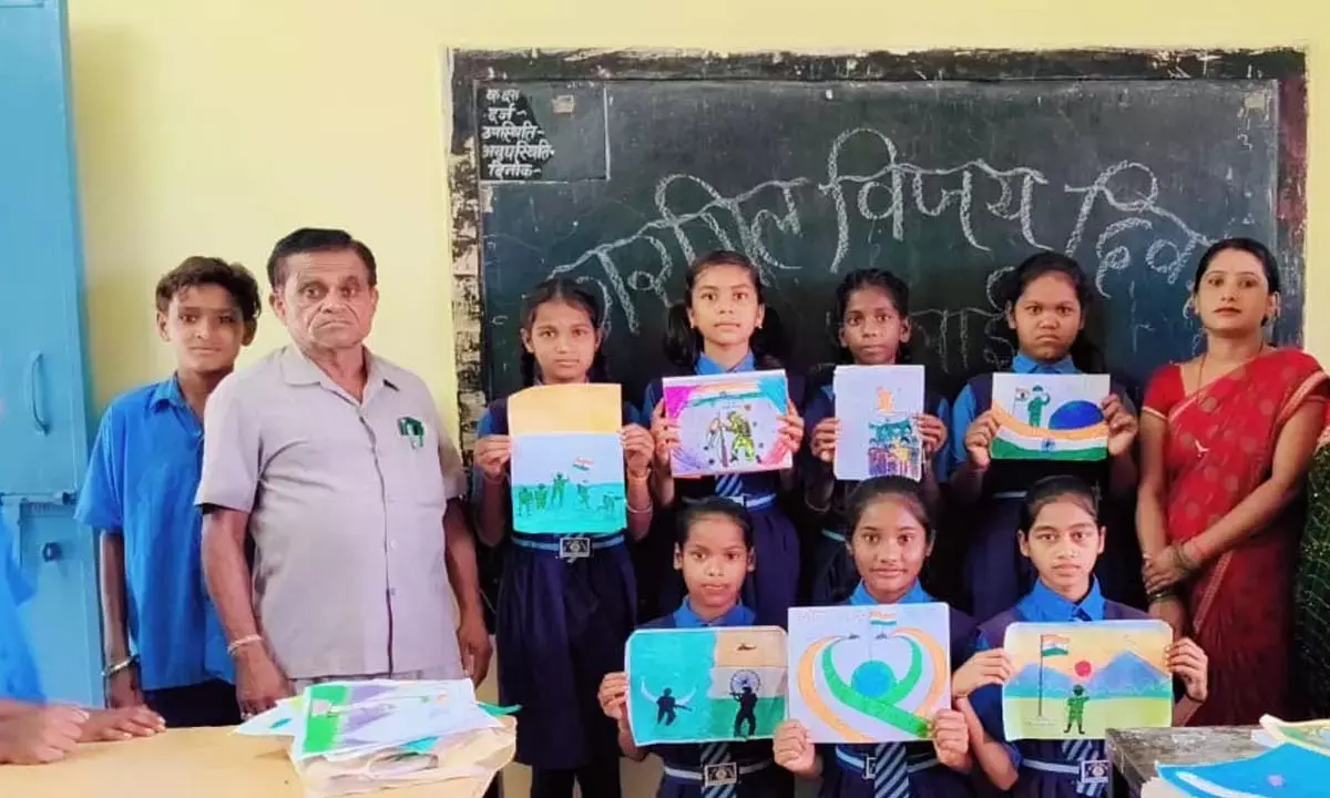 स्कूलों में मनाया गया विजय दिवस