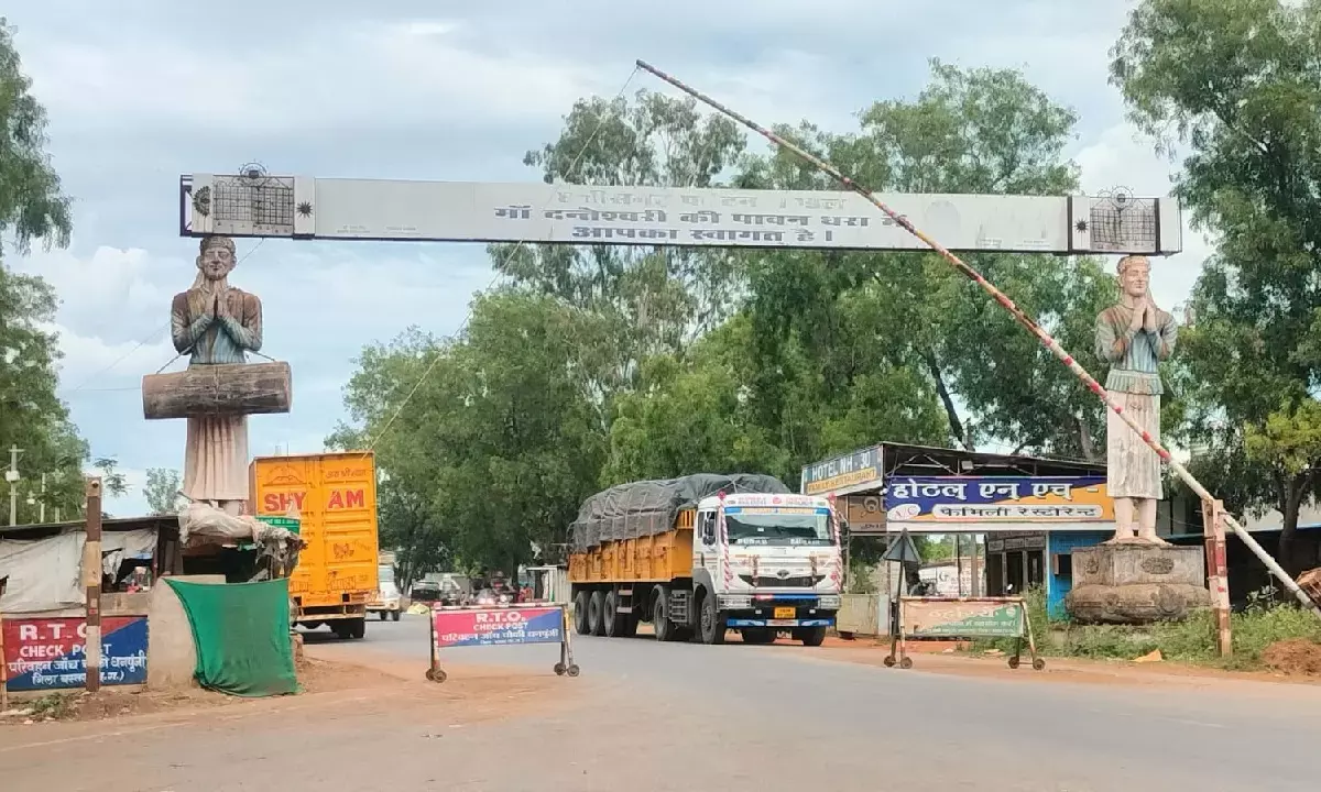 धनपूंजी बेरियर को लेकर कोर्ट ने RTO को हटाने का आदेश दिया है