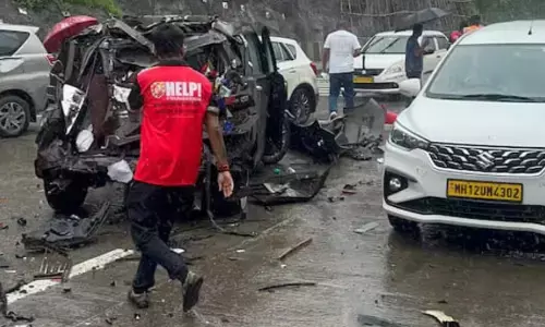 Mumbai-Pune Expressway accident, 1 dead