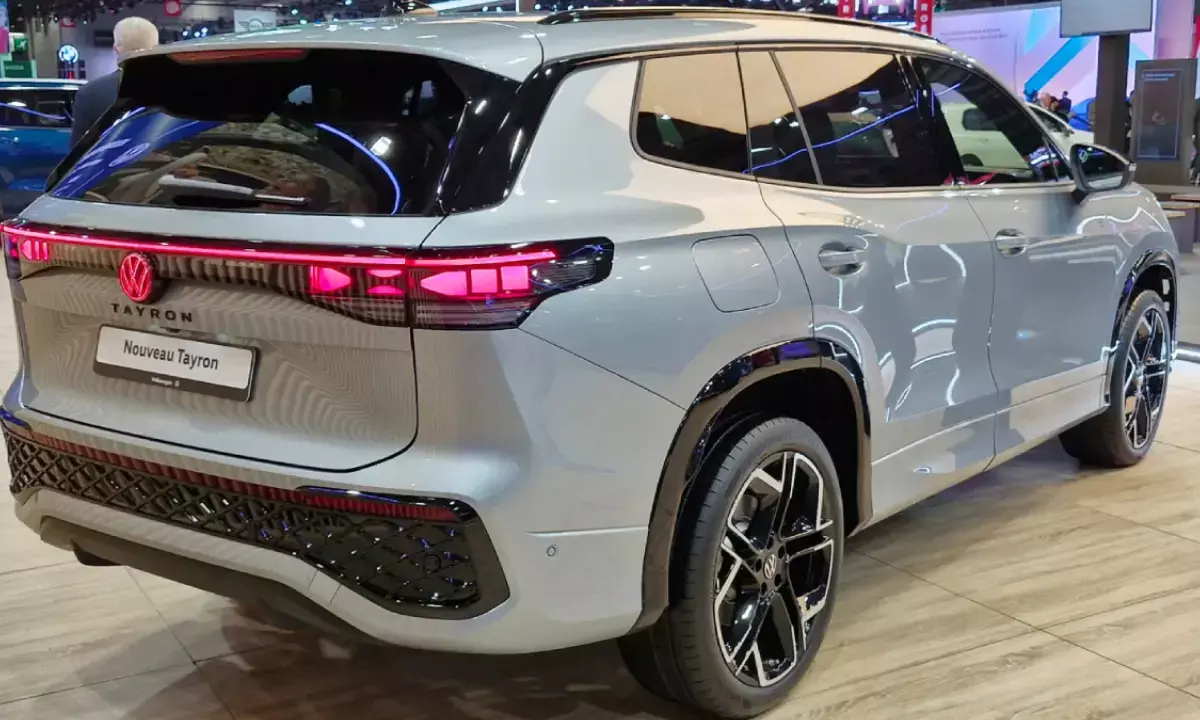 इस साल के आखिर तक लॉन्च होगी ये दमदार SUV, बाजार में सीधे फॉर्च्यूनर से होगा मुकाबला