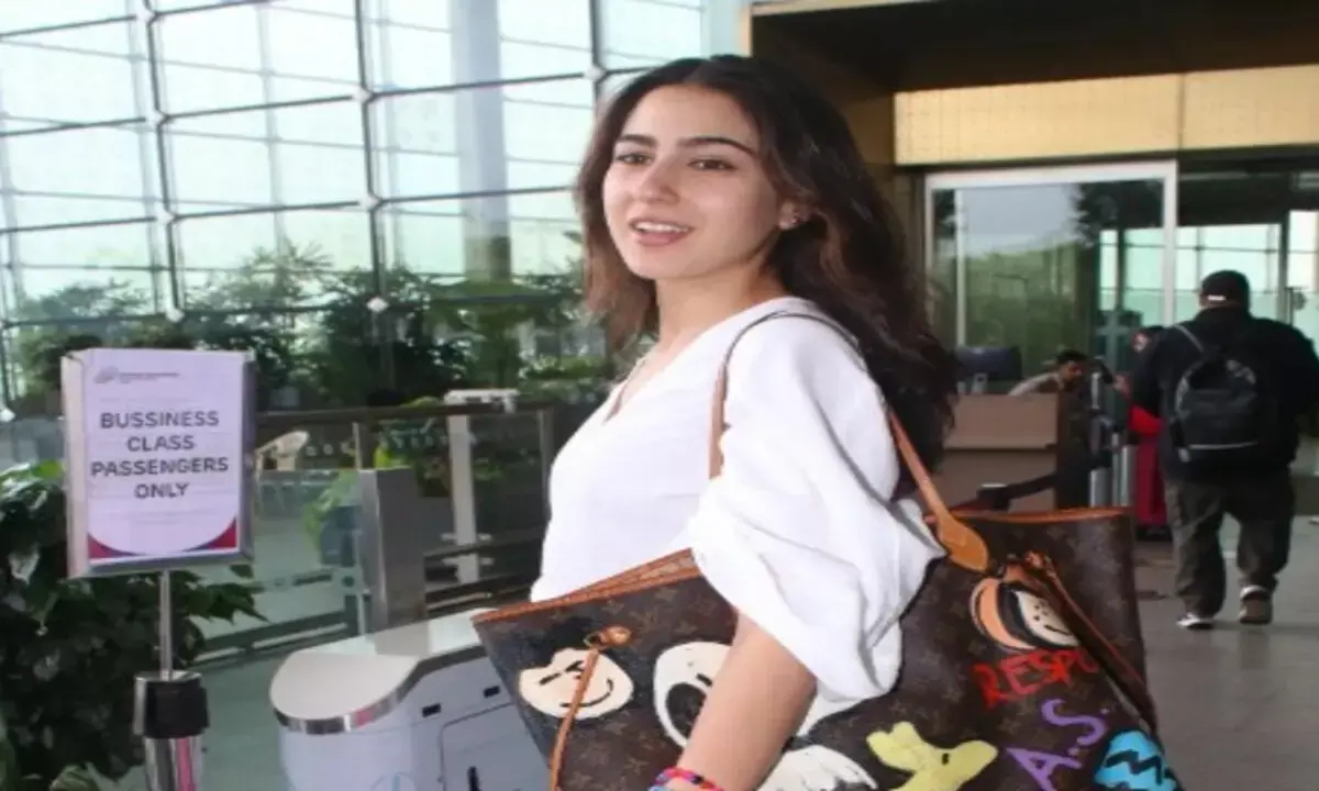 एक्ट्रेस सारा अली खान का सिंपल लुक