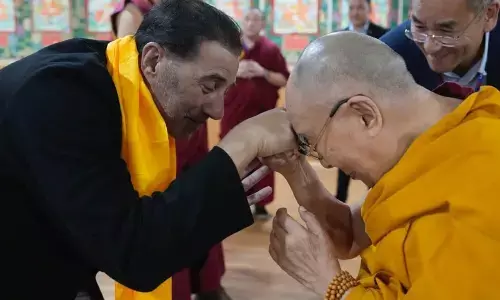 लद्दाख में दलाई लामा से मिले सनी देओल, तस्वीर शेयर कर बयां की खुशी