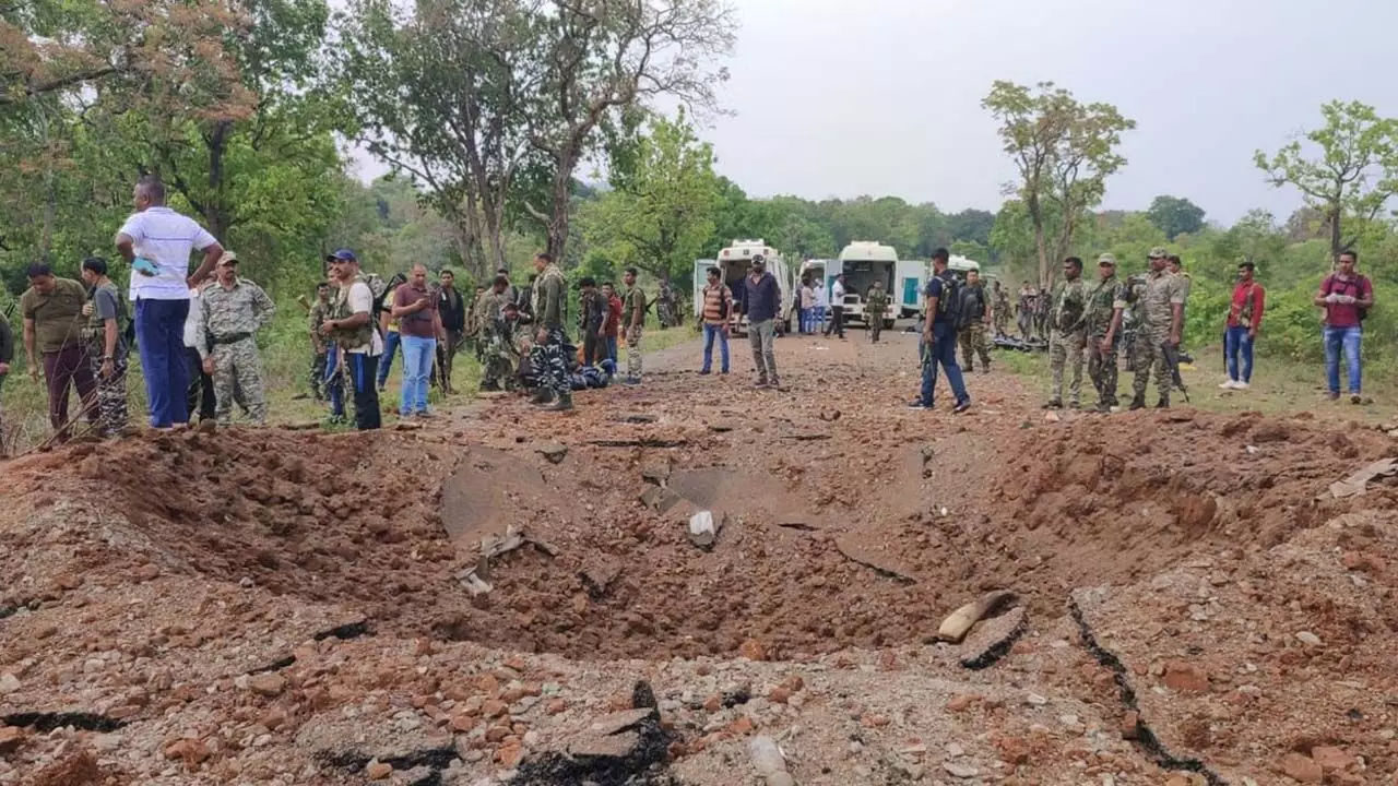 नक्सलियों की बर्बरता