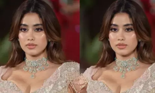 एक्ट्रेस जान्हवी कपूर का रैंप वॉक लुक