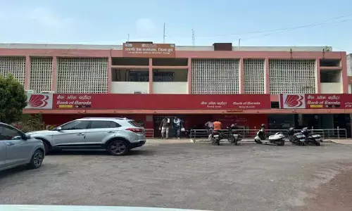 भिलाई के सिविक सेंटर स्थित बैंक ऑफ बड़ोदा के लॉकर से 50 लाख के जेवरात पार हो गए