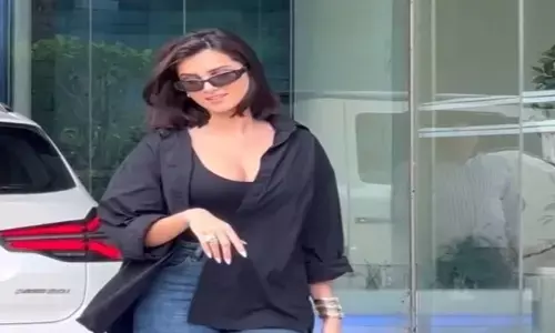 एक्ट्रेस तारा सुतारिया का सिंपल लुक