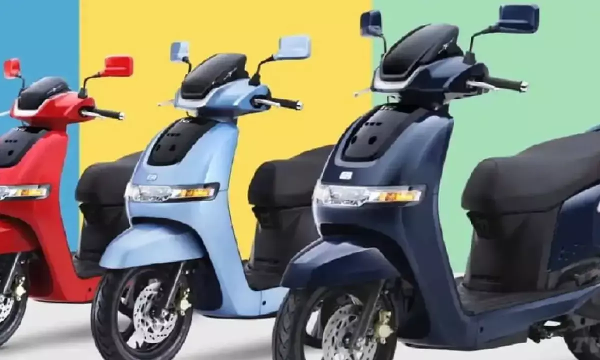 Q1 FY26 में इलेक्ट्रिक स्कूटर का दिखा दबदबा, होंडा को मिली डिग्रोथ; आईक्यूब, चेतक का कमाल