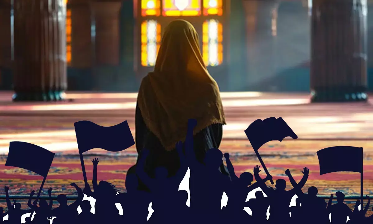 हरियाणा के फतेहाबाद में स्कूल में नमाज पढ़ाने की एक्टिंग करवाने पर हुआ बवाल।