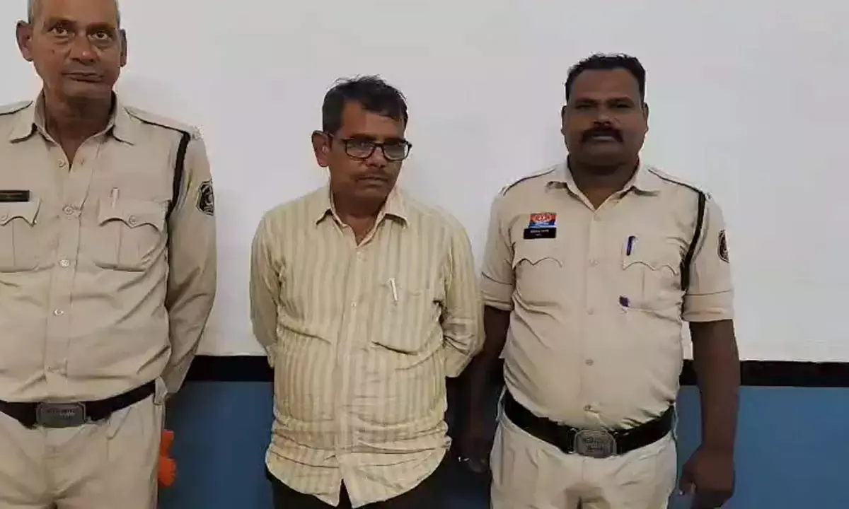 आरोपी गिरफ्तार आरोपी गिरफ्तार