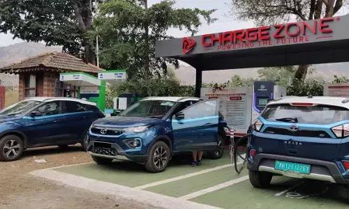 देश में लगातार बढ़ा ईवी इंफ्रास्ट्रक्चर, आप भी बिना लाइसेंस शुरू करें चार्जिंग स्टेशन