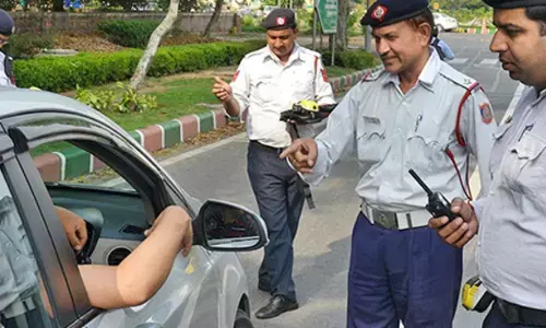 कितने चालान कटने पर कैंसिल होता है ड्राइविंग लाइसेंस? जानें कैसे कराएं रिन्यू