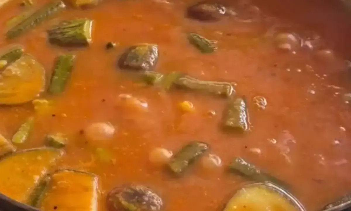 सिंधी कढ़ी बनाने की रेसिपी।