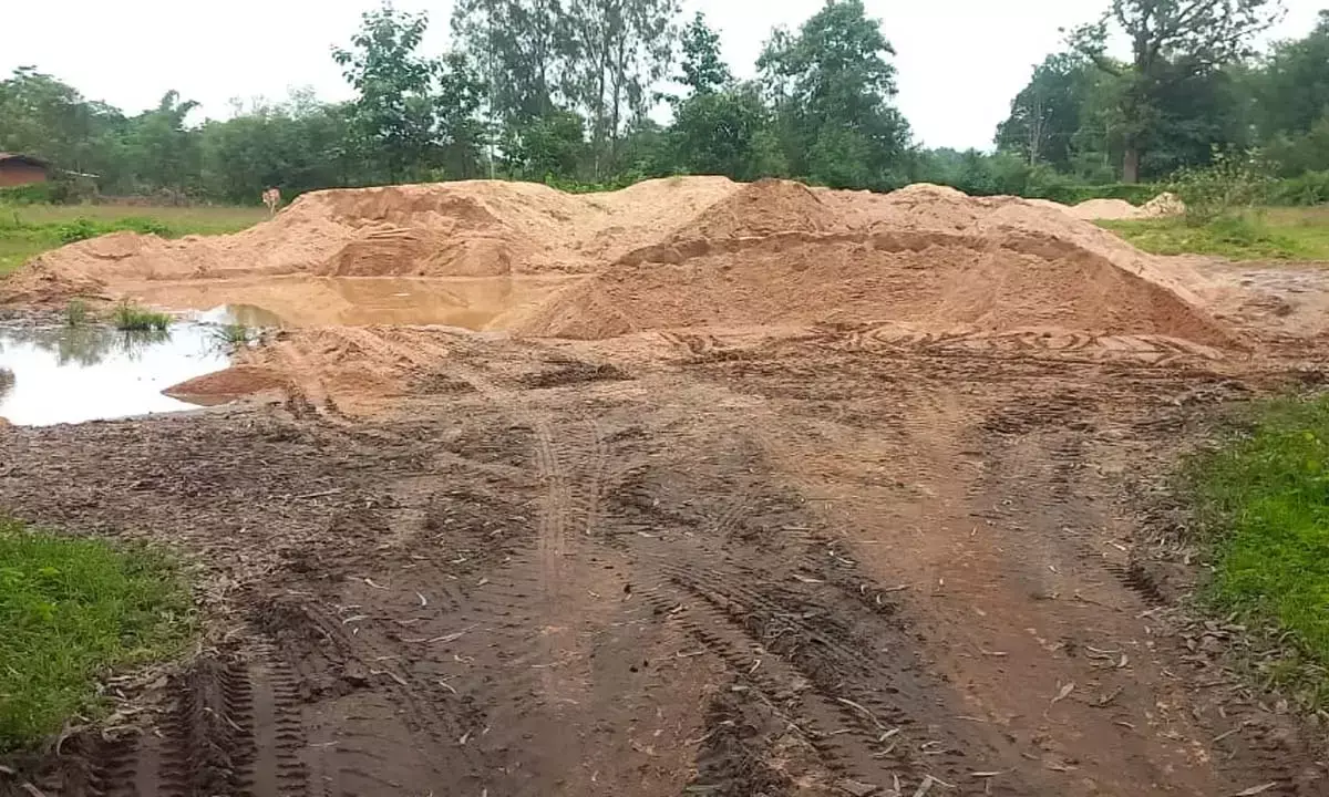 रेत का अवैध खनन