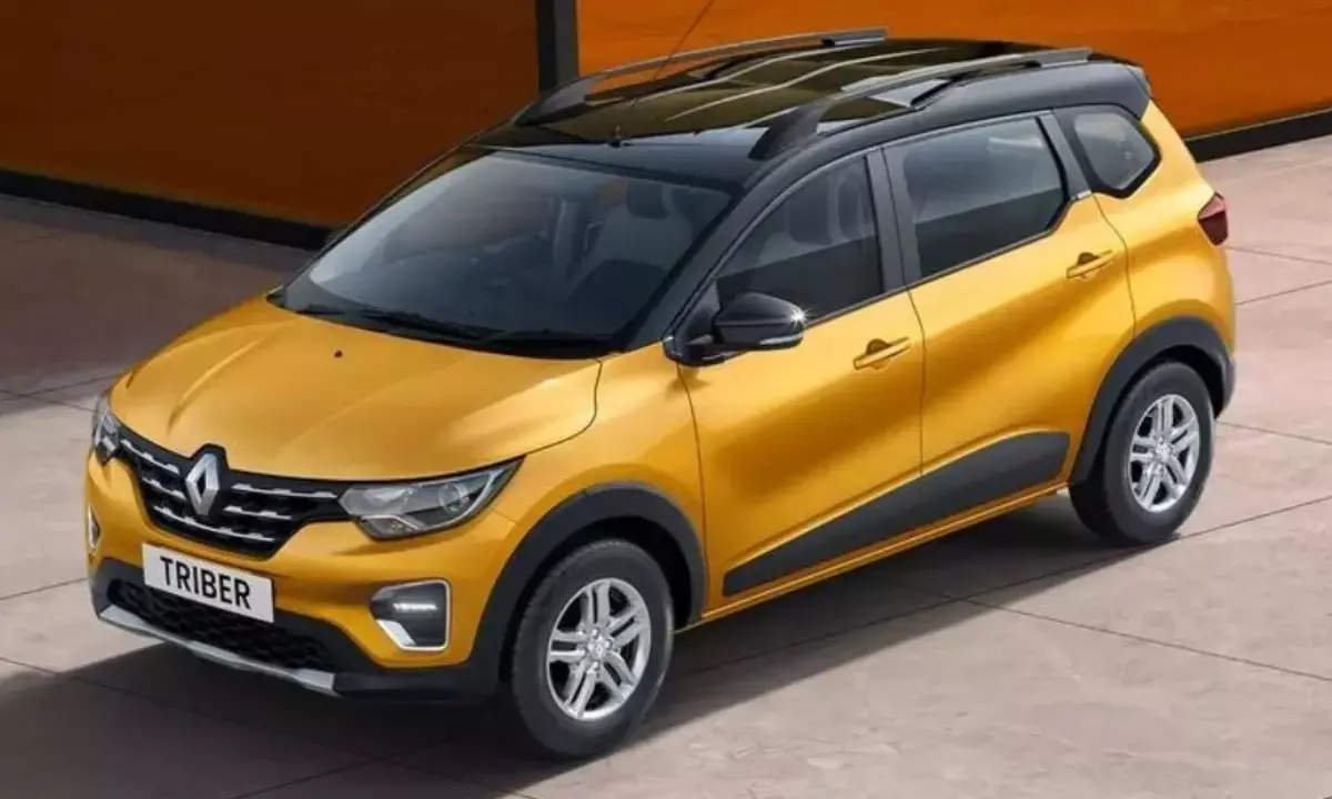 कंपनी ने अपनी नई MPV का टीजर रिलीज किया, ट्राइबर के प्लेटफॉर्म पर बनेगा; कम होगी कीमत कंपनी ने अपनी नई MPV का टीजर रिलीज किया, ट्राइबर के प्लेटफॉर्म पर बनेगा; कम होगी कीमत