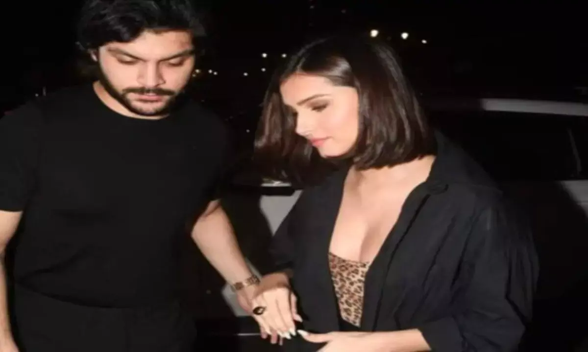 तारा-वीर का मैंचिग आउटफिट