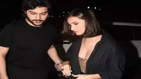 तारा-वीर का मैंचिग आउटफिट